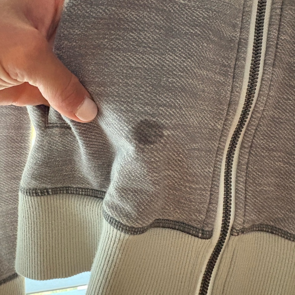 Lululemon Jacket - Picture 3 of 4